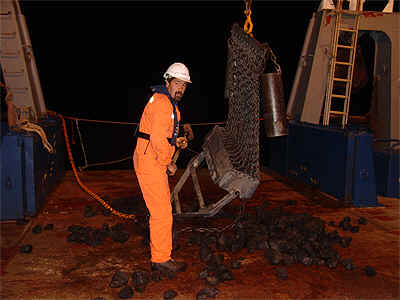 wpe2.jpg (16176 bytes)