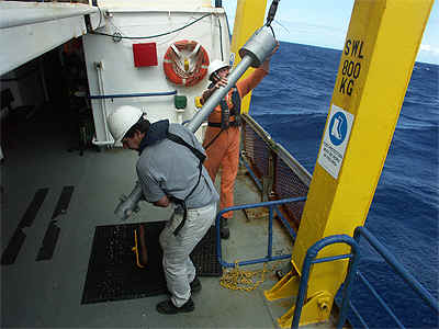 wpe4.jpg (19030 bytes)